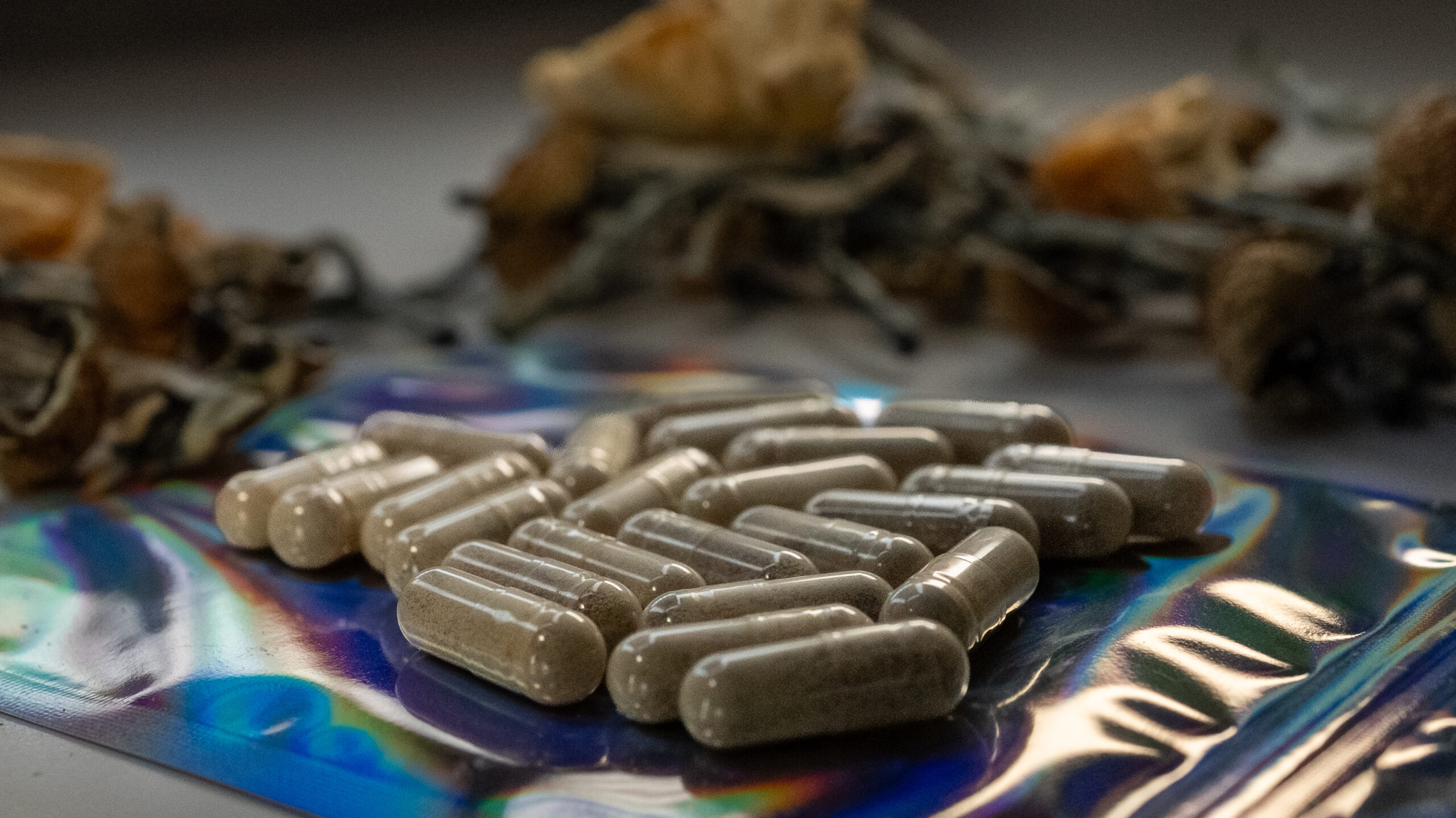 microdose capsules psilocybin and lions mane
